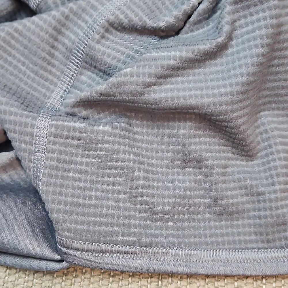 The North Face Men's Quarter-Zip Pullover Medium Gray Running